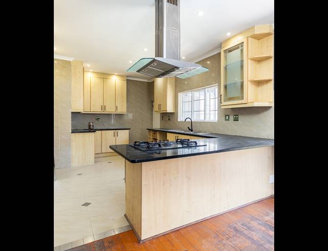 4 BEDROOM HOUSE RENTED IN TABLE VIEW